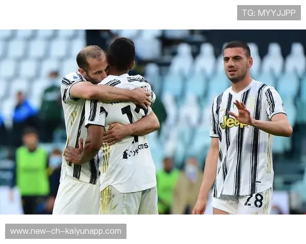 尤文后场直传连线基耶萨形成大范围突破的战术魅力