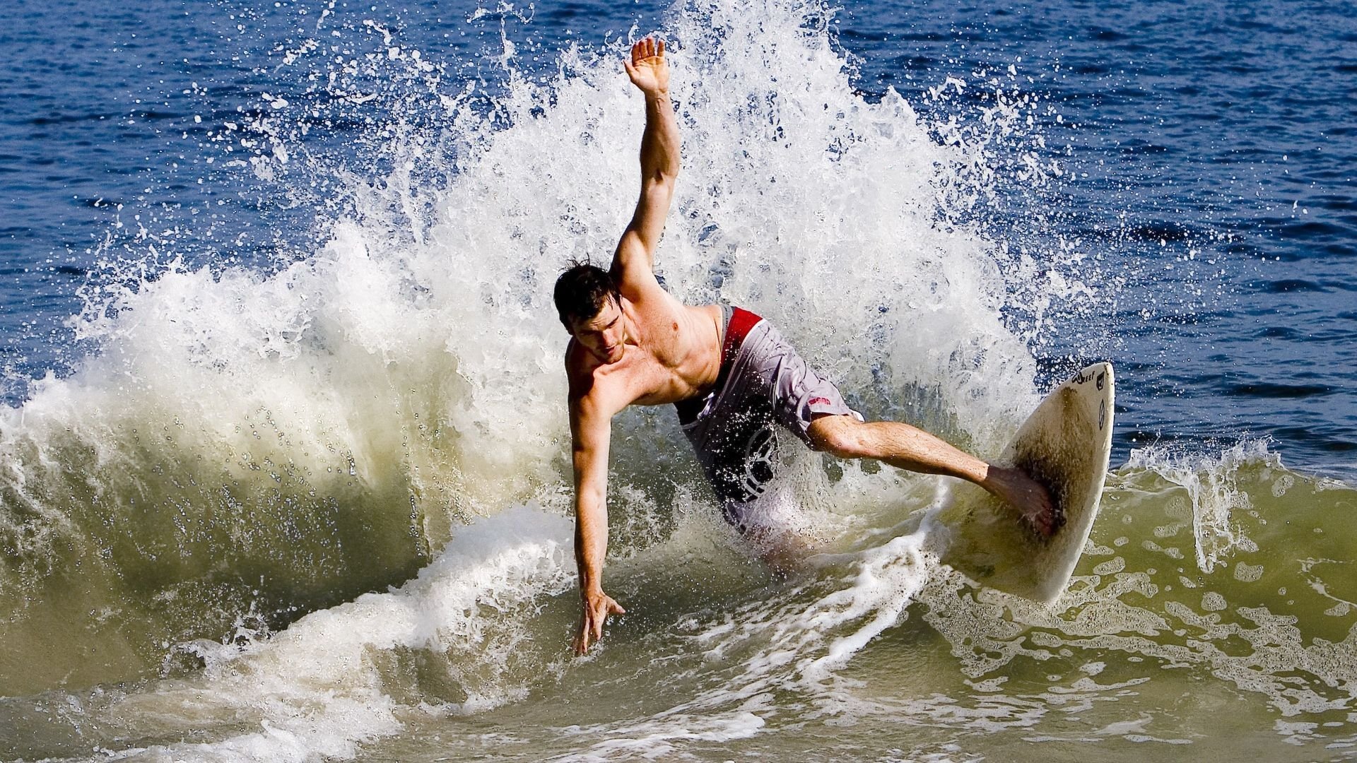 杨瀚森在训练中展示强烈求胜欲望，杨翰林简介